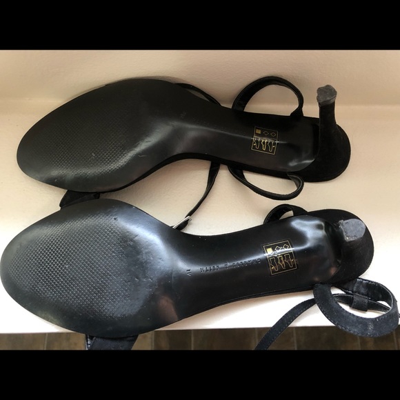 Charles & Keith - Picture 2 of 2